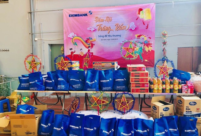 Eximbank tổ chức ‘đêm hội trăng rằm’ cho trẻ em nghèo khuyết tật Eximbank tổ chức ‘đêm hội trăng rằm’ cho trẻ em nghèo khuyết tật