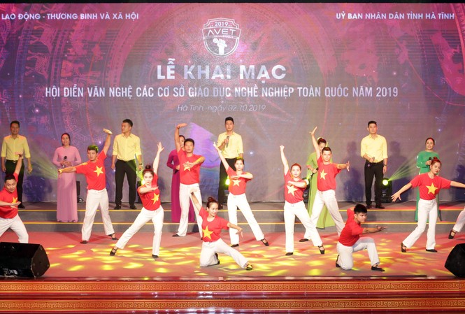 Các trường nghề toàn quốc thi tiếng hát Chính thức khai mạc Hội diễn văn nghệ các cơ sở giáo dục nghề nghiệp toàn quốc năm 2019 (AVET 2019).