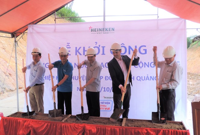 Heineken Việt Nam tài trợ công trình nước sạch tại Quảng Nam Ông Matt Wilson, Giám đốc Ngoại vụ Cấp cao, HEINEKEN Việt Nam phát biểu tại buổi lễ