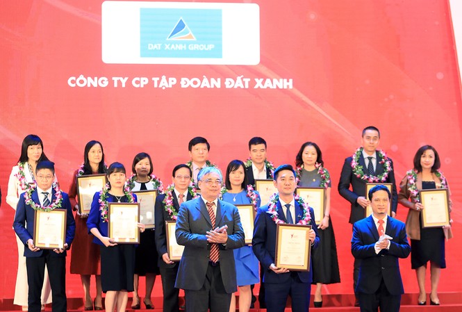 Đất Xanh xuất sắc vào top đầu doanh nghiệp BĐS có lợi nhuận tốt nhất 2019 Tập đoàn Đất Xanh xuất sắc đứng trong top đầu doanh nghiệp BĐS có lợi nhuận tốt nhất 2019