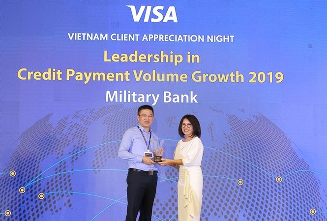 MB là ngân hàng dẫn đầu tốc độ tăng trưởng doanh số chi tiêu thẻ tín dụng MB là ngân hàng dẫn đầu tốc độ tăng trưởng doanh số chi tiêu thẻ tín dụng