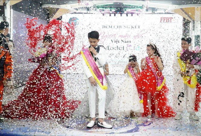 Chung kết cuộc thi tìm kiếm người mẫu nhí Việt Nam – Model kids Việt Nam 2019 Bé Nguyễn Huy Việt - Quán quân người mẫu nhí Model kid Vietnam 2019