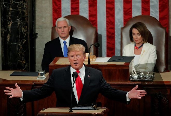 Trump thề sẽ xây bức tường biên giới, cảnh báo sự chia rẽ đảng phái Ảnh: Reuters