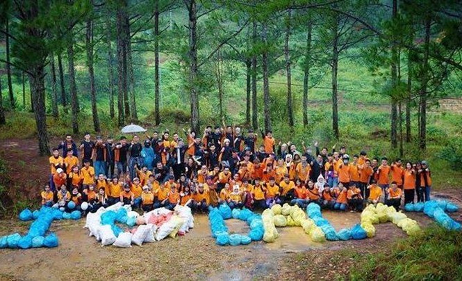 Trào lưu khoe ảnh 'dọn rác' của giới trẻ toàn cầu Trào lưu khoe ảnh dọn rác đã lan truyền tới cả các bạn trẻ Việt Nam.
