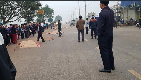 Phó Thủ tướng chỉ đạo xử lý vụ xe khách đâm 7 người tử vong Hiện trường vụ tai nạn