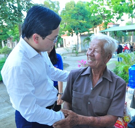 Trung ương Đoàn chúc tết chiến sỹ biên giới Trung ương Đoàn chúc tết chiến sỹ biên giới
