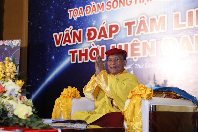 Đức Gyalwang Drukpa: Ðầu năm nên làm từ thiện hơn cúng lễ Ðức Gyalwang Drukpa và tăng đoàn thăm và hoằng pháp tại Ðà Nẵng, TPHCM... cho tới ngày 13/3 Ảnh: Drukpa VN