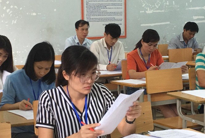 Chấm thi THPT quốc gia: Không có nhiều điểm cao môn Ngữ văn Chấm thi THPT 2019 tại Lai Châu Ảnh: Nghiêm Huê