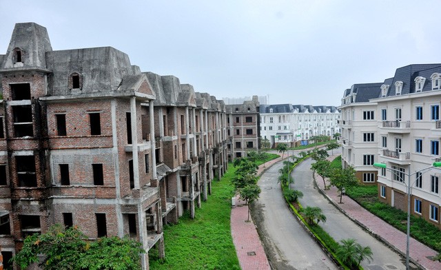 Nhiều biệt thự bỏ hoang đến nay ở khu Xuân Phương, Hà Nội 
Ảnh: Hồng vĩnh