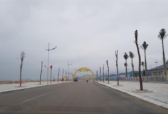 Tái xuất phân lô, bán nền gây sốt ảo Việc cho phép phân lô, bán nền dẫn đến tình trạng nhiều khu đô thị bỏ hoang