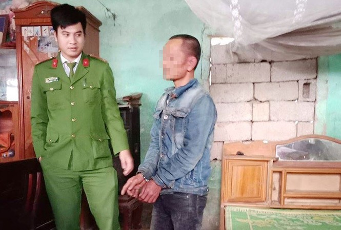 Bắt giữ nghi phạm xâm hại tình dục bé 4 tuổi Nghi can L.V.S. tại hiện trường vụ án