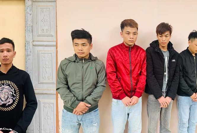 Bắt nhóm thanh niên mang súng đi giải quyết mâu thuẫn Các đối tượng bị bắt giữ
