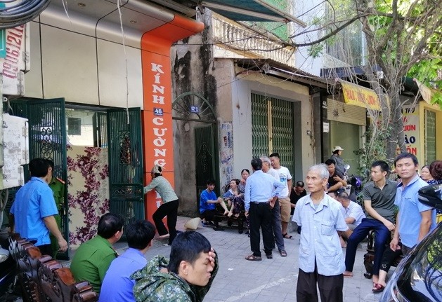 Con trai dùng dao, búa sát hại bố đẻ Hiện trường vụ việc