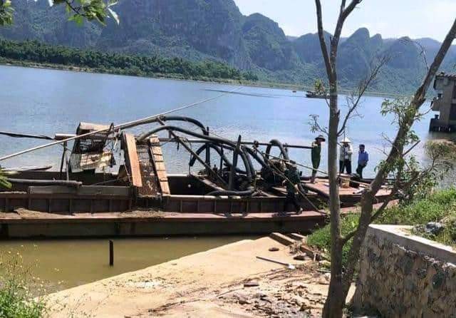 Rùng mình phát hiện sọ người kẹt trong vòi hút cát Đoạn sông nơi phát hiện chiếc sọ bí ẩn.