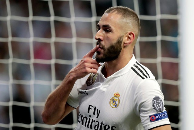 Benzema bắt kịp kỷ lục ghi bàn của Messi và Raul Benzema bắt kịp kỷ lục ghi bàn của Messi và Raul