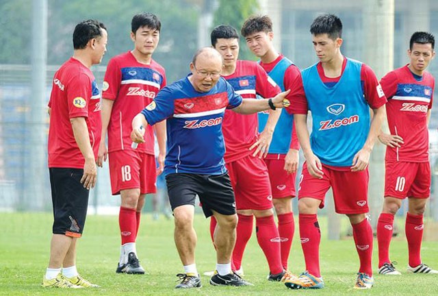 Báo Hàn: ‘Những đứa trẻ của Park Hang-seo đã tạo ra điều kỳ diệu’ HLV Park Hang-seo đã giúp đội tuyển Việt Nam tạo ra nhiều sự bất ngờ.