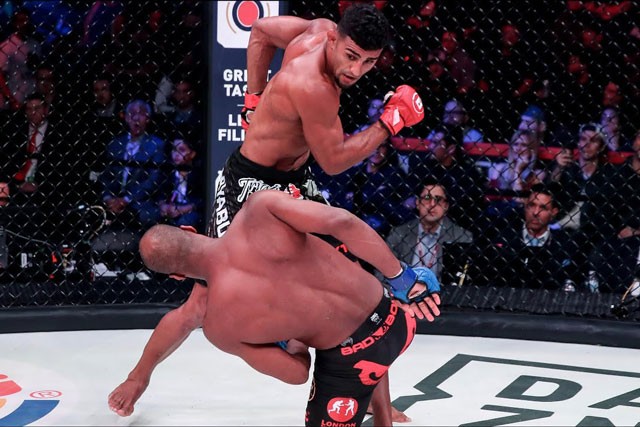 Võ sĩ MMA bị đấm ‘lật mặt’ vì tội bày trò trêu ngươi đối thủ Michael Page đã phải trả giá đắt cho hành động xem thường đối thủ.