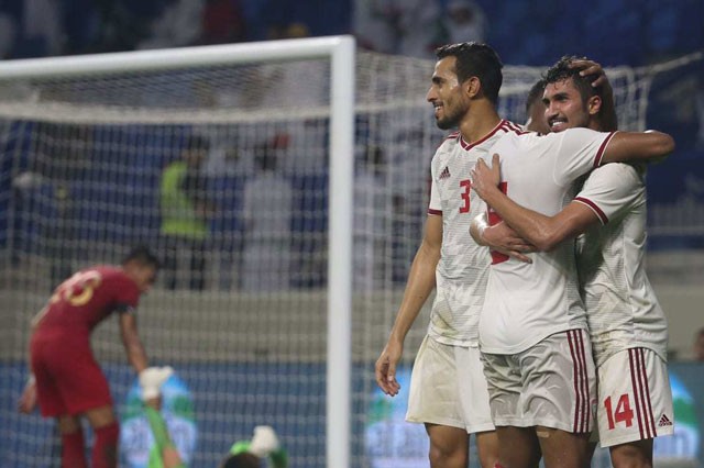‘Indonesia tự lấy đá đập chân mình ở trận thua thảm UAE’ Trận thua 0-5 trước UAE khiến Indonesia gần như chẳng còn cơ hội tại vòng loại World Cup 2022.