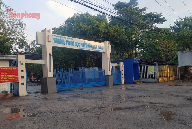 Kỷ luật thầy giáo làm lộ đề thi ở Phú Quốc Trường THPT Phú Quốc.