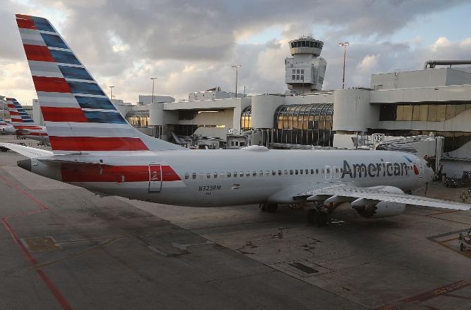 Hãng bay Indonesia hủy hợp đồng mua 90 Boeing 737 Max Một chiếc Max 8 của American Airlines Ảnh: CNN