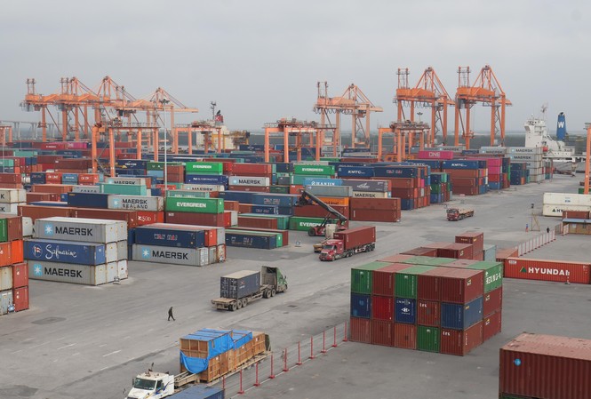 Phế liệu tiếp tục 'đổ' về Việt Nam Container phế liệu tại cảng Hải Phòng Ảnh: Như Ý