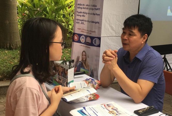 'Đánh vật' với tiếng Anh, Trường hạ chuẩn để sinh viên được tốt nghiệp Ngoại ngữ đang là rào cản đối với sinh viên Ảnh: Nghiêm Huê