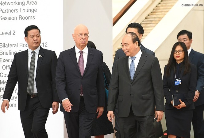 Thủ tướng Nguyễn Xuân Phúc tiếp người sáng lập WEF Thủ tướng Nguyễn Xuân Phúc đã tiếp Giáo sư Klaus Schwab, Người sáng lập và Chủ tịch điều hành Diễn đàn Kinh tế thế giới (WEF). Ảnh: VGP