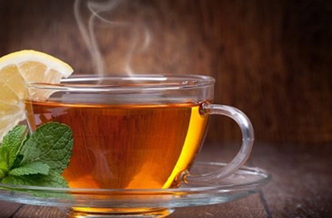 Nghiên cứu mới: Uống trà quá nóng dễ mắc ung thư thực quản Phát hiện mới cho thấy, uống trà nóng trên 60 độ C trở lên có nguy cơ mắc ung thư thực quản cao đến 90%.