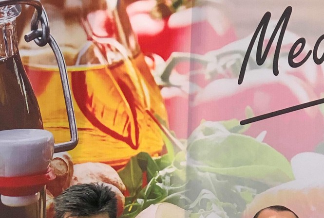 Đầu bếp nổi tiếng Ý bất ngờ với ẩm thực Việt Đầu bếp nổi tiếng người Ý Piero Palmigiani (ngoài cùng bên trái) lần đầu tiên tới Việt Nam trổ tài các món ăn đặc trưng của người Ý. Ảnh; L.A