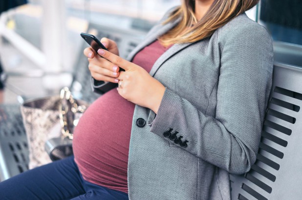 Bà bầu đi làm xa có thể sinh con nhẹ cân Những bà bầu Mỹ phải đi làm ít nhất 80km mỗi ngày có nhiều khả năng sinh con nhẹ cân.Ảnh minh họa.
