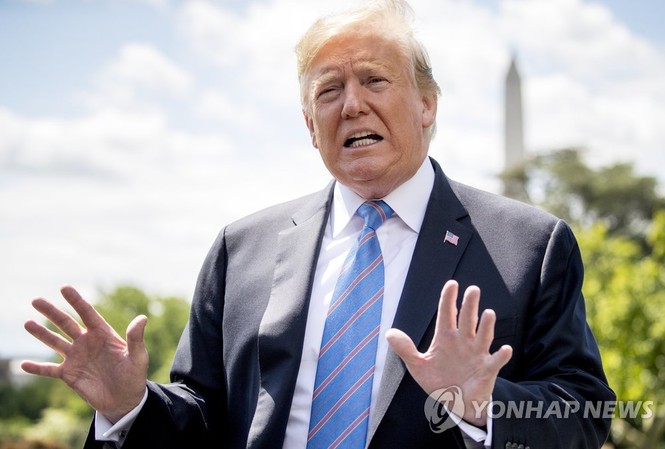 Ông Trump tiết lộ thêm một số chi tiết tại thượng đỉnh Hà Nội Tổng thống Mỹ Donald Trump phát biểu với các phóng viên tại Nhà Trắng hôm 14/5.