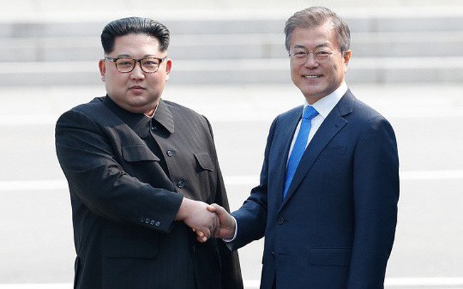 Tổng thống Hàn Quốc hy vọng sẽ gặp ông Kim Jong-un vào cuối tháng 6 Tổng thống Hàn Quốc Moon Jae-in hy vọng hội nghị thượng đỉnh liên Triều lần thứ 4 sẽ được diễn ra vào cuối tháng 6, trước chuyến thăm của ông Trump tới Hàn Quốc.
