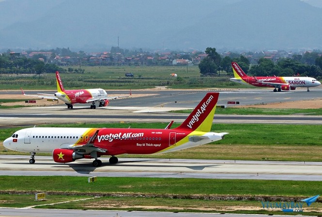 Vietjet lại mở bán 2,4 triệu vé giá rẻ từ 0 đồng Vietjet tiếp tục tung khuyến mại vé giá rẻ.