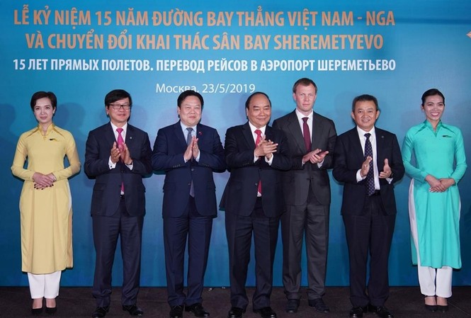 Thủ tướng dự kỷ niệm 15 năm đường bay thẳng Việt – Nga Thủ tướng Nguyễn Xuân Phúc tại lễ Kỷ niệm 15 năm đường bay thẳng Việt - Nga.