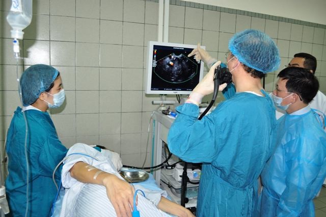 Thực hư thông tin 70% người Việt “chứa” vi khuẩn gây ung thư dạ dày Hệ thống nội soi hiện đại tại Trung tâm Nội soi tiêu hóa Việt Nam - Nhật Bản (Khoa Tiêu hóa, BV Bạch Mai) giúp phát hiện sớm các bệnh lý đường tiêu hóa. Ảnh: BV Bạch Mai