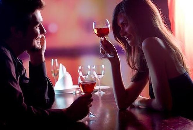 Quý bà lạnh lùng 'chốt hạ' khi 'phi công trẻ' muốn rút lui Ảnh minh hoạ: Internet