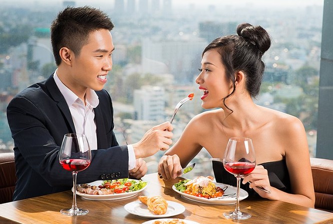 Vị đắng sau buổi tiệc ông chủ mừng nhân viên trẻ lên lương Ảnh minh họa: Internet