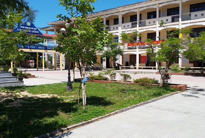 Xôn xao nghi vấn bất thường xét thăng hạng giáo viên ở TT-Huế Nhiều GV phản ánh, các trường THPT Thừa Lưu, An Lương Đông, Đặng Trần Côn... yêu cầu đặt ra là GV chỉ cần đủ thâm niên công tác và có thêm một số thành tích khác là được nộp hồ sơ thăng hạng