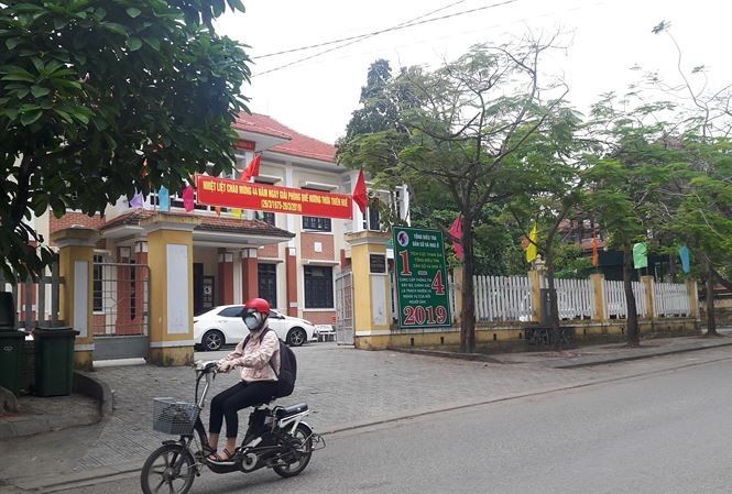 Vụ khai tử bị làm khó: Chủ tịch phường đến nhà nạn nhân nhận hồ sơ án bộ công tác tại UBND phường Trường An (Huế) bị "tố" làm khó dân đến làm thủ tục xin cấp giấy chứng tử cho người thân