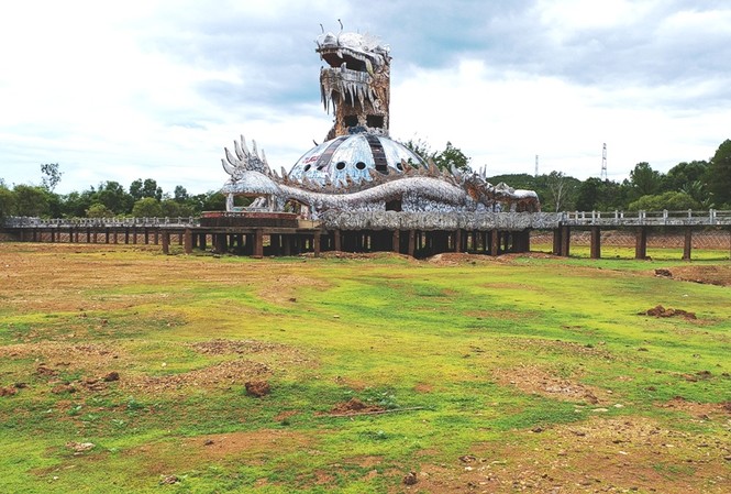 Công viên nước ‘kinh dị’ xứ Huế từng lên báo Mỹ bỗng cạn trơ đáy Công viên nước 'kinh dị' không còn nước