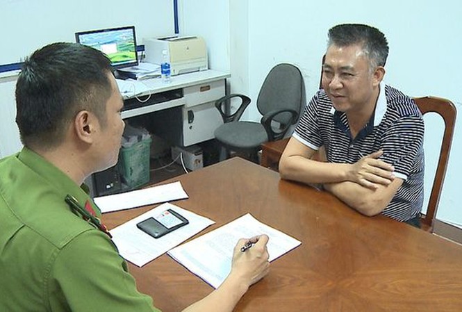 Tổng Giám đốc Bavico ẩn náu trong căn hộ người nghèo để trốn truy nã Đối tượng trốn truy nã đặc biệt ĐInh Tiến Sử đã khai với công an về hành trình bỏ trốn và ý đồ chọn Huế làm nơi trốn nã của mình