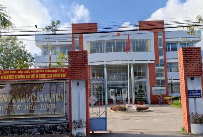 Một chủ tịch HĐND ở Bạc Liêu đệ đơn xin từ chức Trụ sở HĐND Hoà Bình