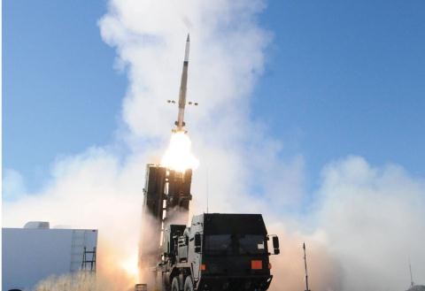 ‘Lá chắn thép’ Patriot PAC-3 MSE vừa được Đức mua với giá 400 triệu USD Tên lửa đánh chặn PAC-3 MSE được xem là hệ thống tên lửa phòng không tiên tiến nhất và đáng tin cậy trên thế giới.