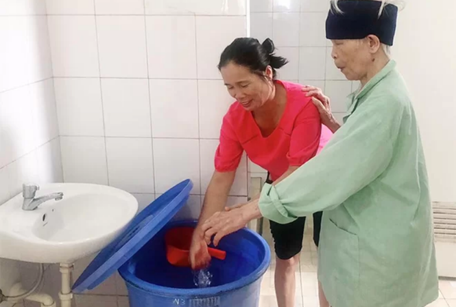 Thiếu nước sạch, bệnh viện cho bệnh nhân nhẹ về nhà Thiếu nước sạch, bệnh viện cho bệnh nhân nhẹ về nhà