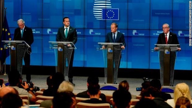 THẾ GIỚI 24H: Liên minh châu Âu thông qua thỏa thuận về Brexit Các nhà lãnh đạo EU tham dự họp báo sau khi thông qua thỏa thuận. Ảnh: Getty