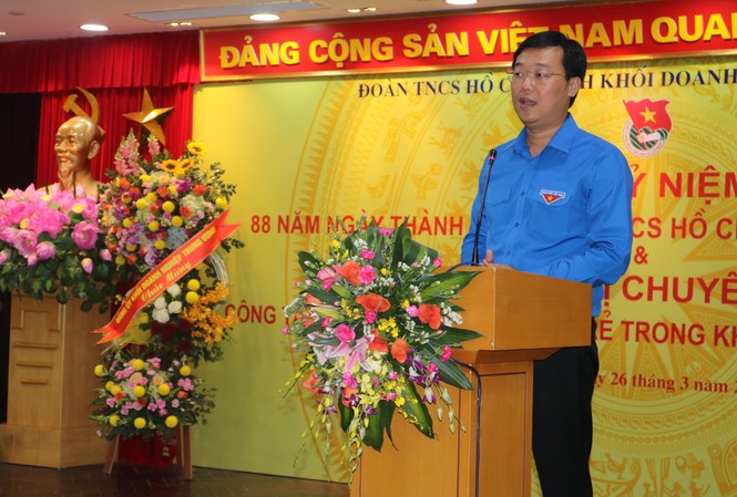 Phát triển đảng viên trẻ: Số lượng đi cùng với chất lượng Bí thư thứ nhất T.Ư Đoàn Lê Quốc Phong cho rằng trong công tác phát triển đảng viên trẻ cần chú trọng chất lượng, số lượng đi cùng với chất lượng.