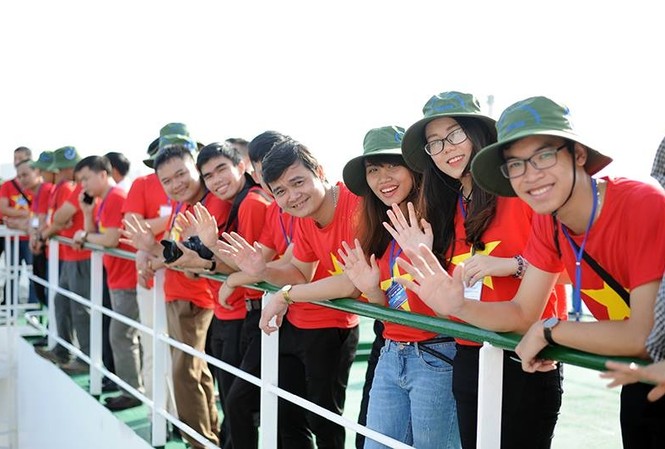 Cơ hội đi thăm Trường Sa, Nhà giàn DK1 cho các bạn trẻ Các đại biểu tham gia Hành trình "Tuổi trẻ vì biển, đảo quê hương" năm 2018