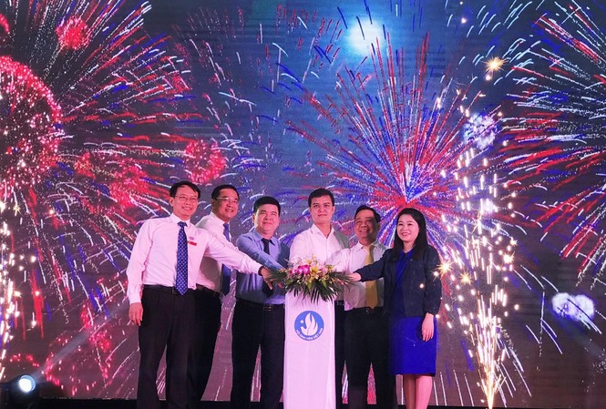 Ngày hội Sinh viên 5 tốt Thủ đô Các đại biểu nhấn nút khai mạc Ngày hội Sinh viên 5 tốt và ngày hội sinh viên sáng tạo TP Hà Nội năm 2019