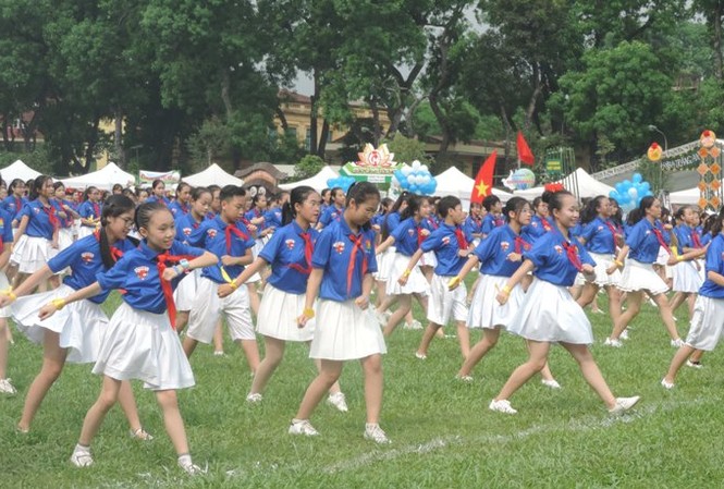 4.000 thiếu nhi tham gia ngày hội Thiếu nhi Thủ đô Hàng ngàn thiếu nhi tham gia ngày hội với nhiều hoạt động phong phú, sôi nổi.