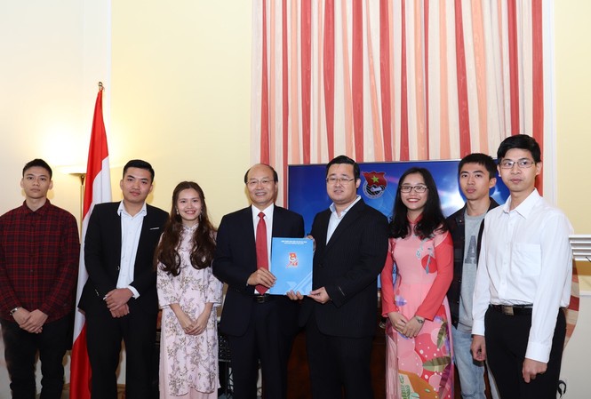 Thành lập Hội Sinh viên Việt Nam tại Áo BCH Hội Sinh viên Việt Nam tại Áo, khóa I, nhiệm kỳ 2019 - 2021 ra mắt Đại hội.